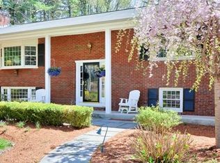 8 Dewey Rd, Bedford, MA 01730