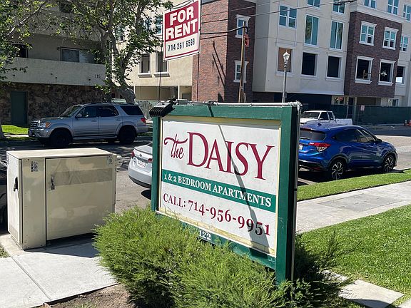 2nd image of 122 S Ohio St APT 208