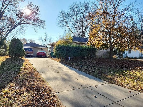 3rd image of 3701 Violet Ave N