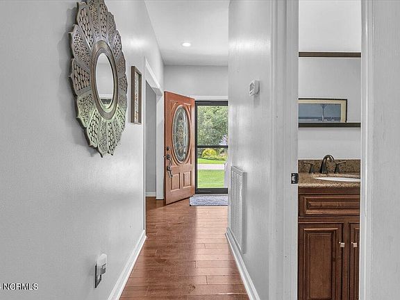 5th image of 10193 Stoney Brook Court SE