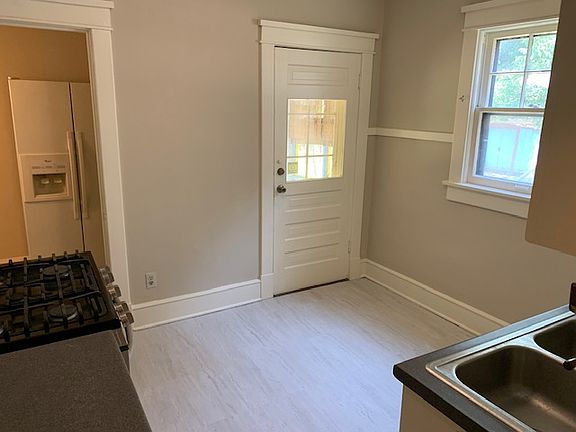 5th image of 1220 W 38th St