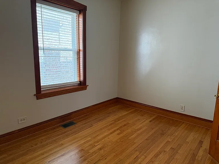 2252 N Laramie Ave #1 — Photo 11