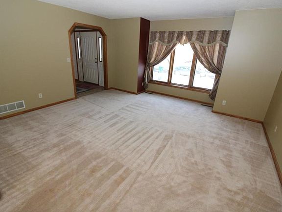 2nd image of 882 Windrow Dr