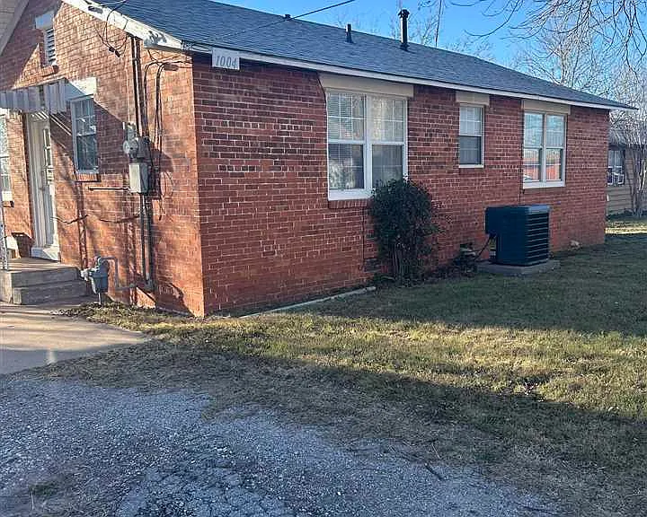 1004 W Wenonah Blvd — Photo 2