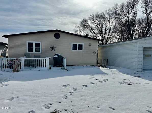 1003 Western Park Vlg, Jamestown, ND 58401