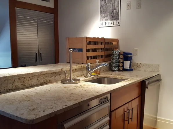 The Elmwood Village Apartments