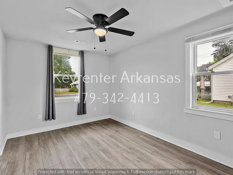 305 S Little Ave — Photo 14