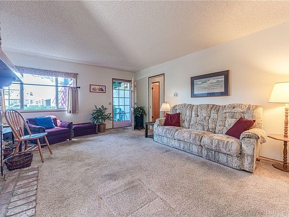 4th image of 12272 Lambert Cir