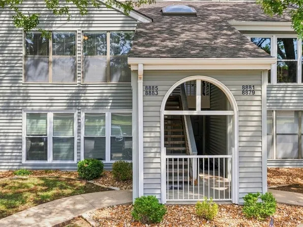 8885 W 106th Ter, Overland Park, KS 66212