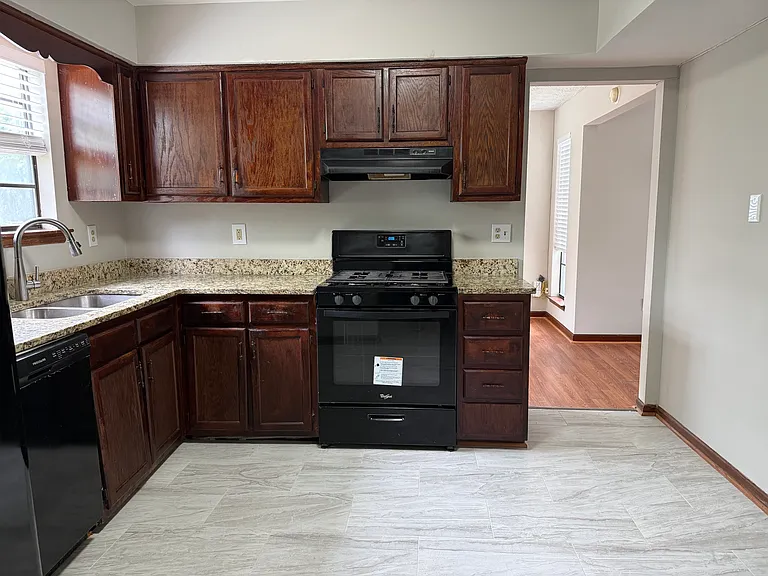 2343 Edge Ct — Photo 5