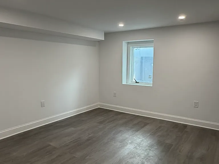 115 Bunker Hill Ln — Photo 14