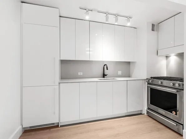 160 West 24th Street image 1 of 9