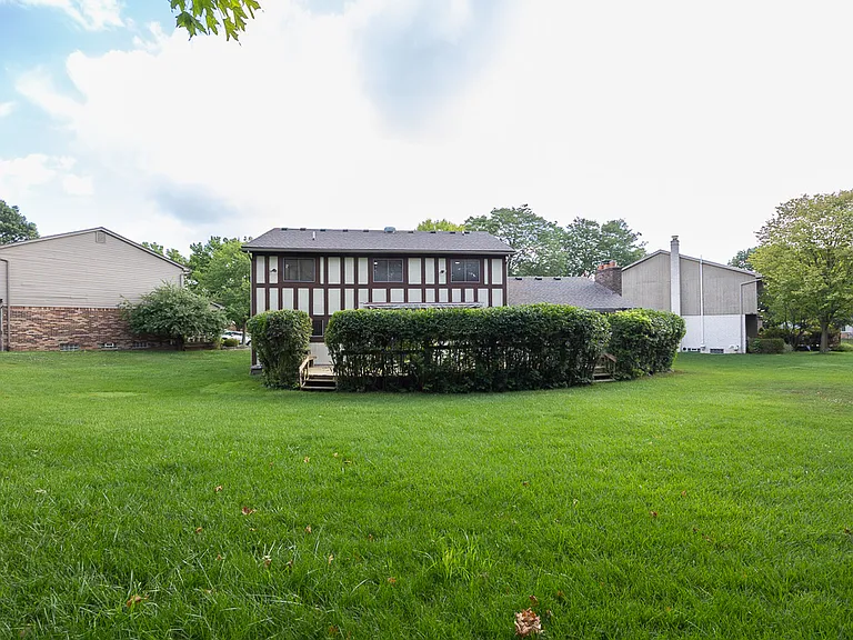 6275 Fairbrook Ct — Photo 100