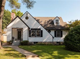 2518 W 50th Pl, Westwood, KS 66205