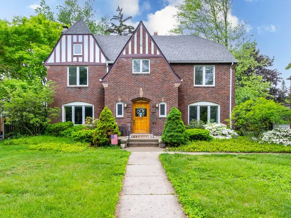 953 Berkshire Rd, Grosse Pointe Park, MI 48230