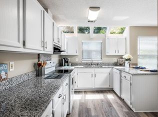 1123 Daffodil Ln, Mount Pleasant, SC 29464