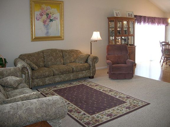 LIVING ROOM 1