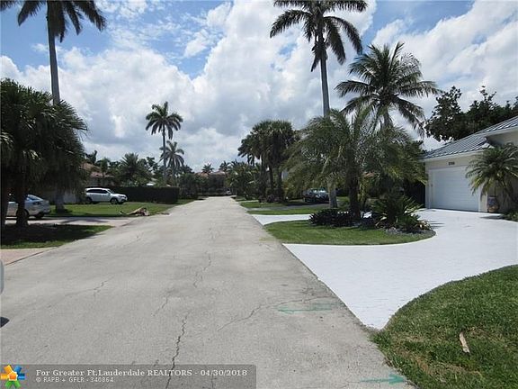 4th image of 2783 NE 31st Ct