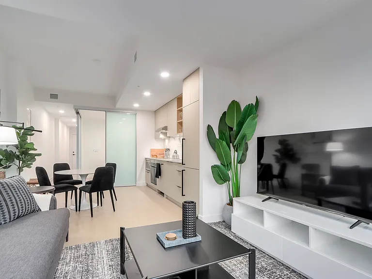 422 E 3rd St #41 — Photo 7