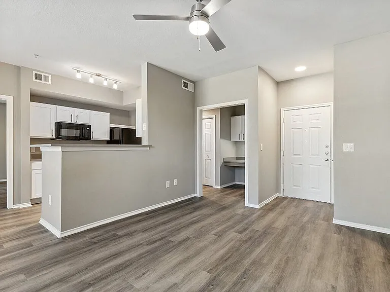 The Sorento Apartments — Photo 7