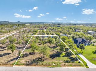 1031 E Landings Rd N, Granbury, TX 76049