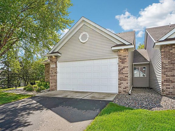 3rd image of 7247 Lake Ridge Dr
