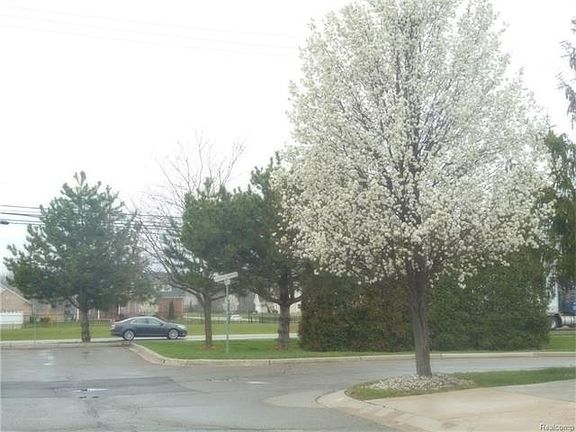 5th image of 21891 Concord Dr