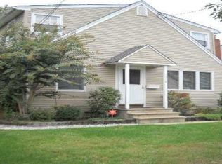 1512 Meadowbrook Rd, Merrick, NY 11566