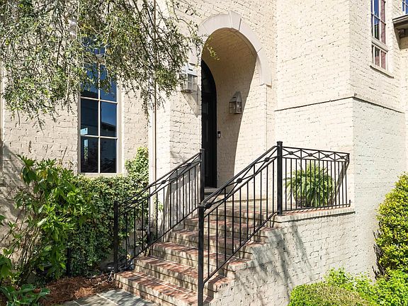 4th image of 2944 Redmont Park Ln