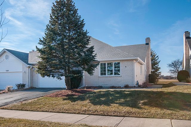 1st image of 18136 Pheasant Lake Dr
