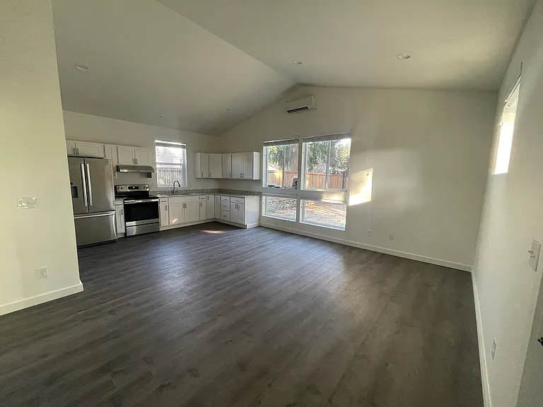 5938 Danials Loop SE — Photo 9