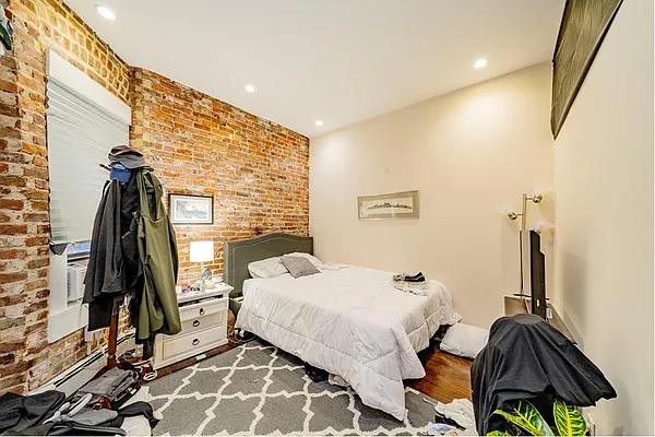 Rented by Douglas Elliman | media 18