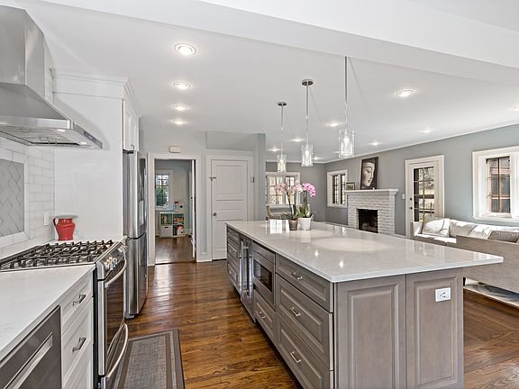 3rd image of 16 Windmill Ln