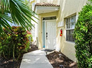 81 Silver Oaks Cir APT 7201, Naples, FL 34119
