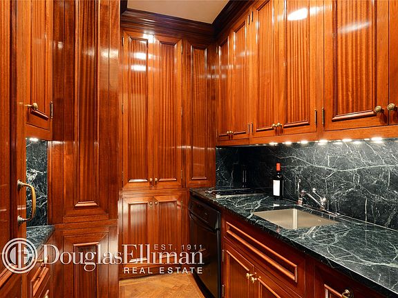 5th image of 825 5th Ave APT 1A