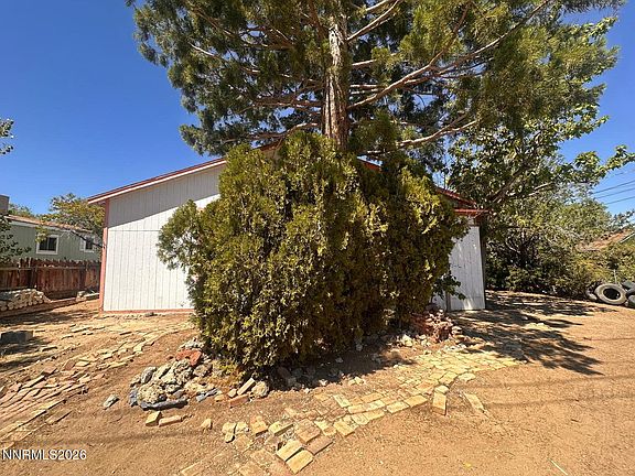 3rd image of 185 Kennedy Dr