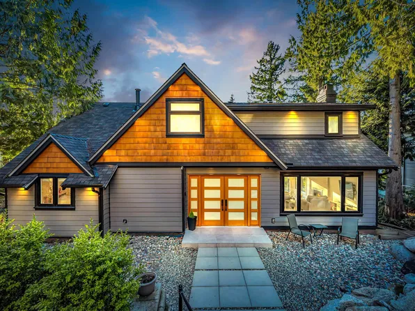 130 Oceanview Pl, Lions Bay, BC V0N 2E0