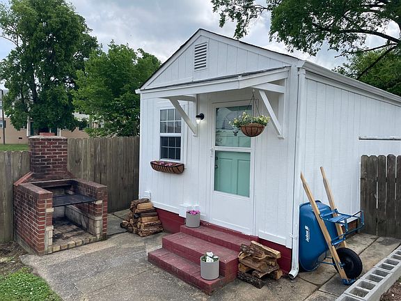 2nd image of 22 W Clopton St