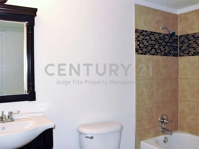 1533 Santa Fe Trl — Photo 12