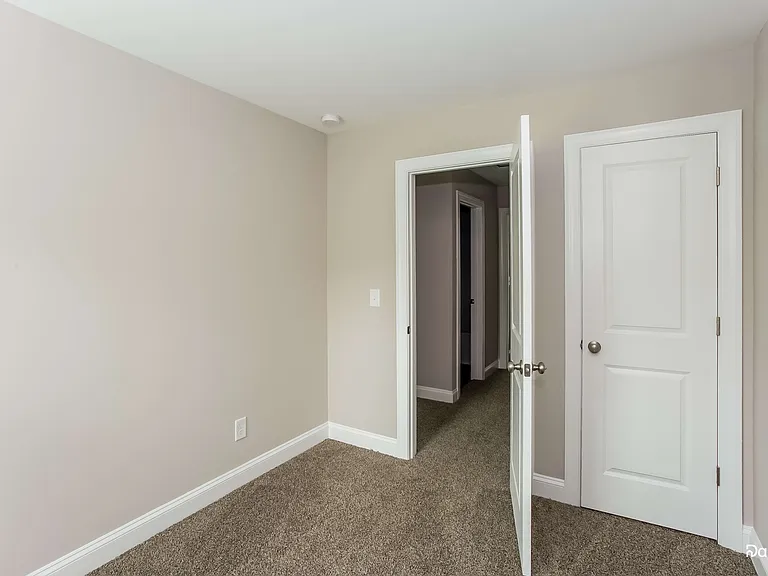 1105 Rosewood Ave — Photo 11