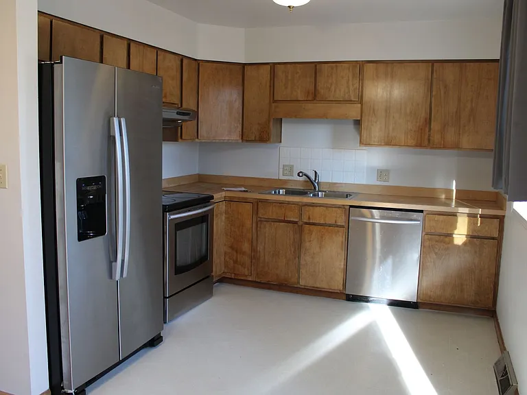404 N Roosevelt Ave — Photo 3