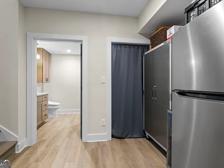 110 Arcadia Ave — Photo 41