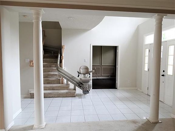 5th image of 7904 Kettlewood Ct