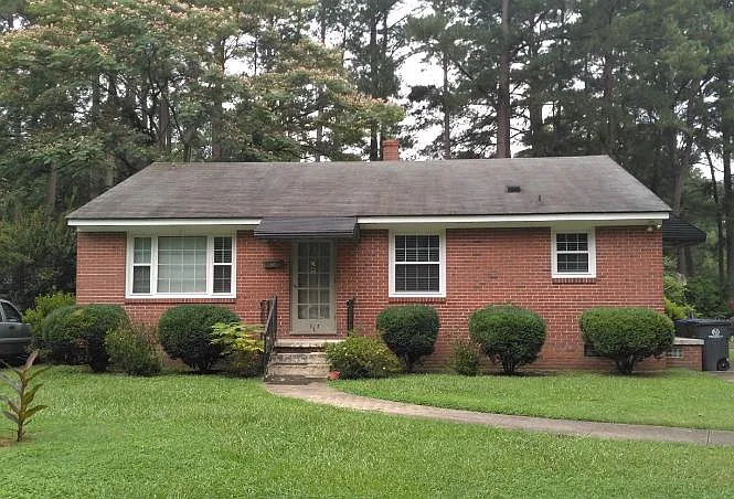 3 bed, 1200 sqft, $1,450 — Photo 1