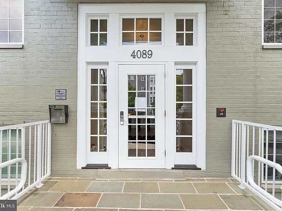 3rd image of 4089 S Four Mile Run Dr Unit 404