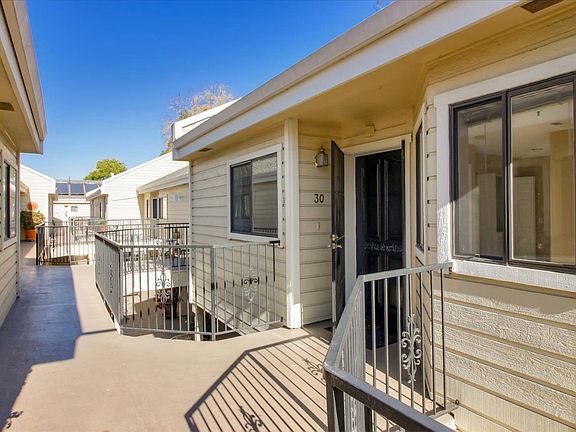 4th image of 576 W Parr Ave Unit 30