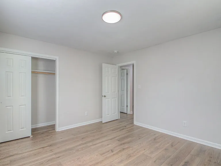 350 Beechcroft Rd #6 — Photo 6