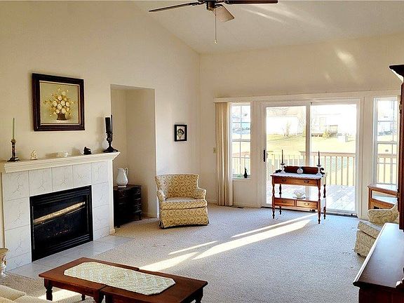 2nd image of 19 Foxtail Ln