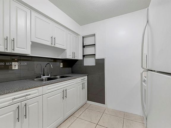 4th image of 670 NE 130th St #670