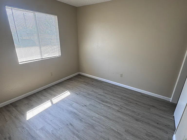 310 Hughes Ln #E — Photo 8